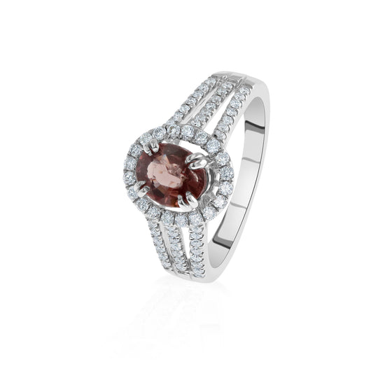 Natural 1.54 Carats Color Change Garnet And Diamond Ring
