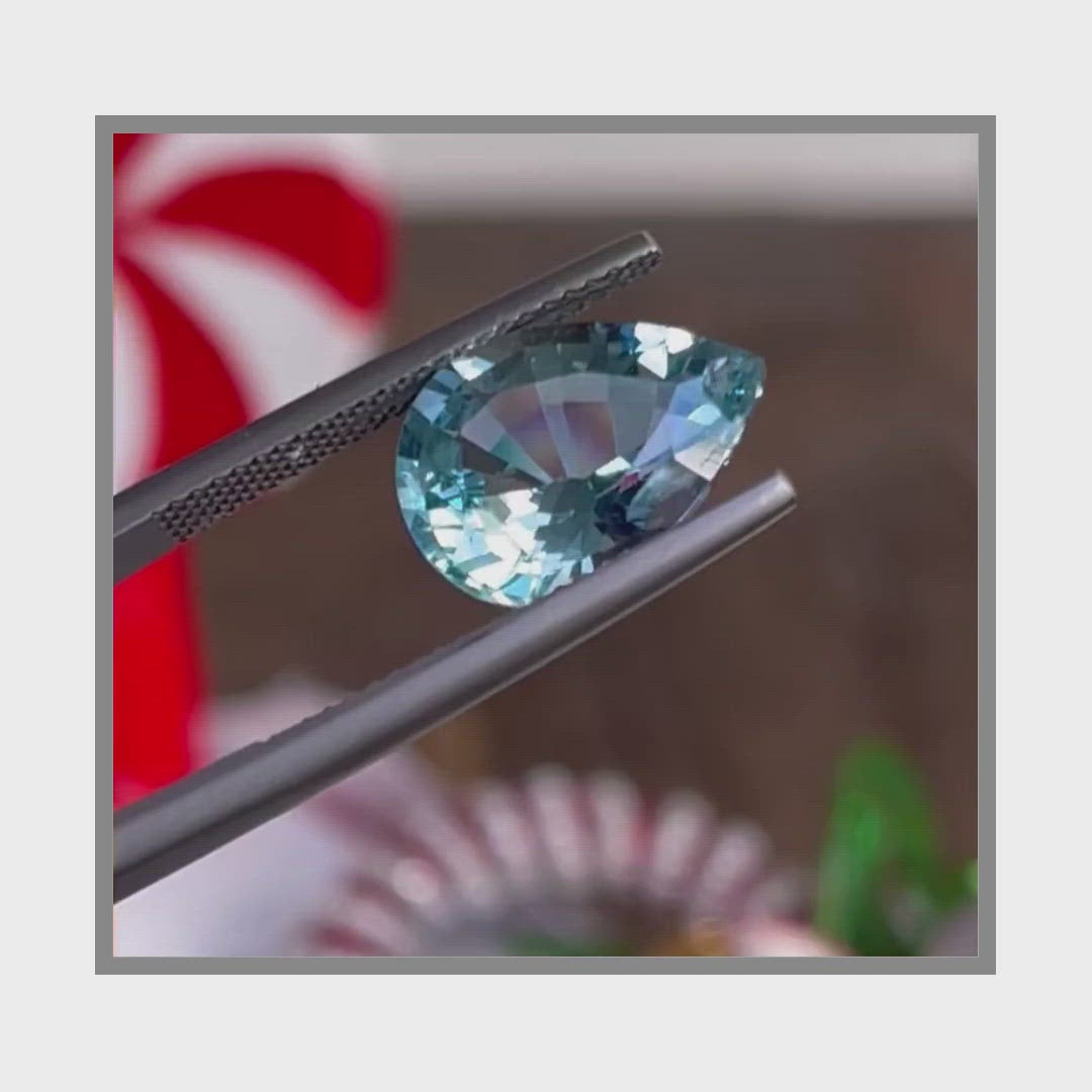 Load and play video in Gallery viewer, Natural Aquamarine 4.84 Carats
