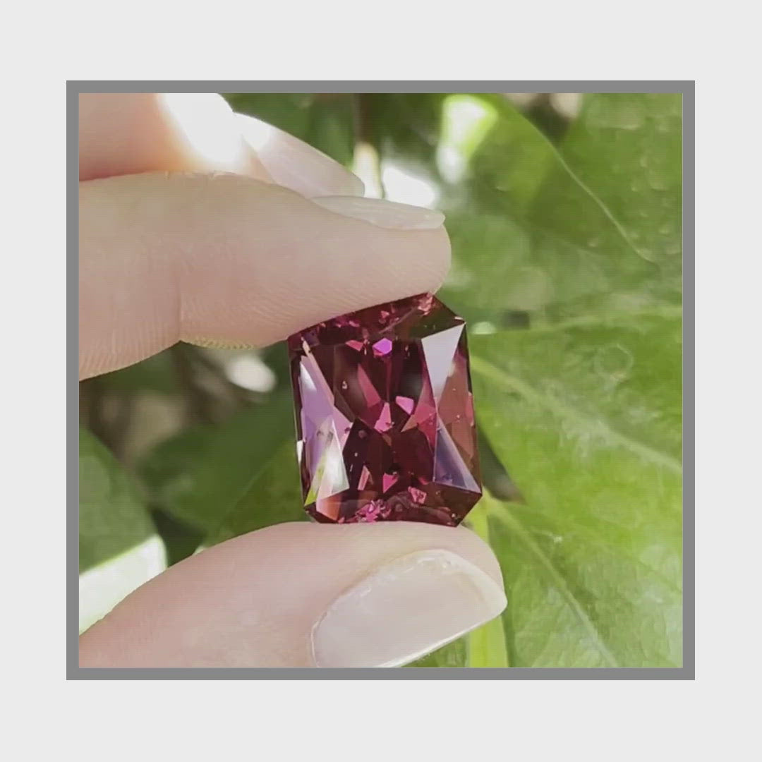 Load and play video in Gallery viewer, Natural Mahange Garnet 33.97 Carats

