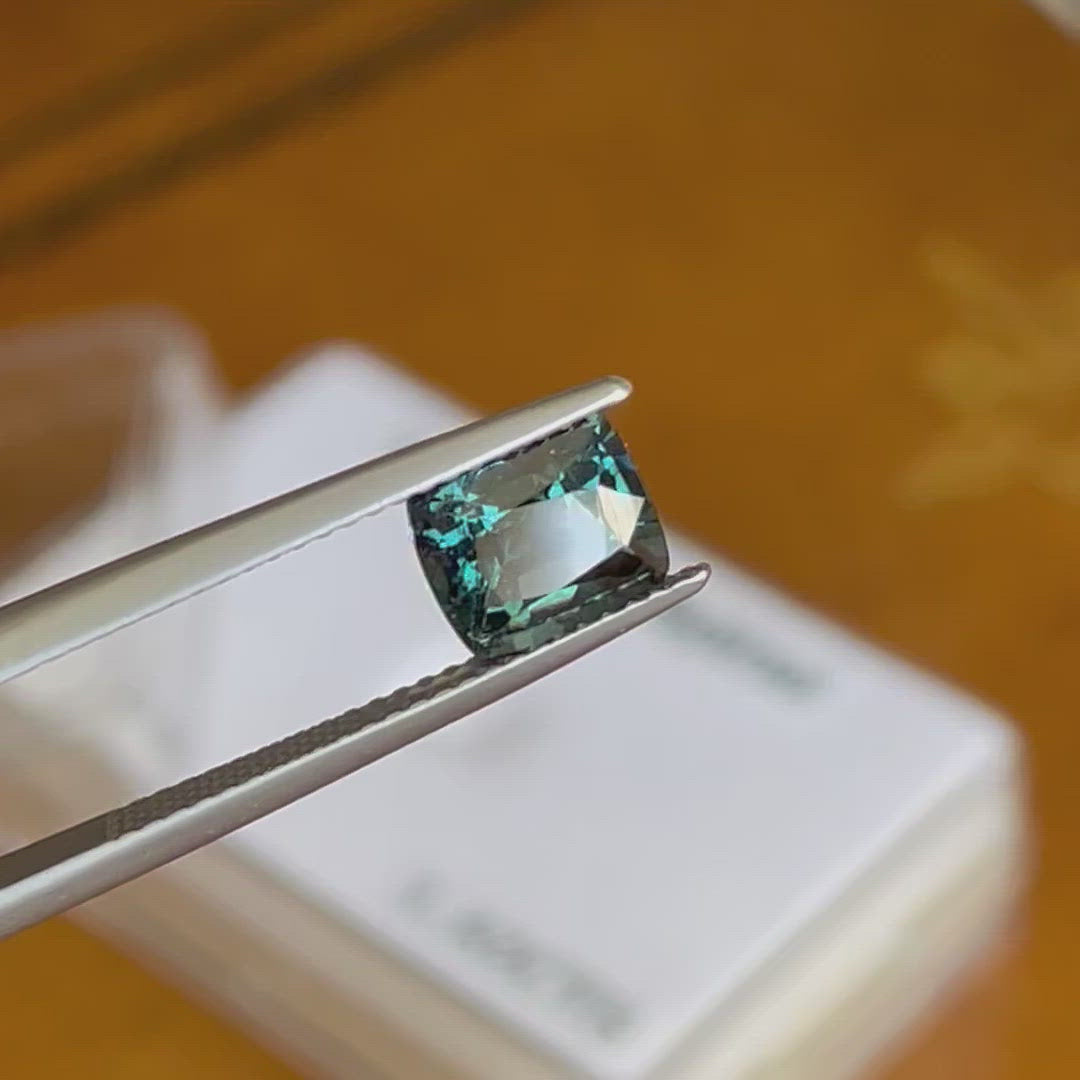 Load and play video in Gallery viewer, Natural Teal Blue Spinel 1.82 Carats
