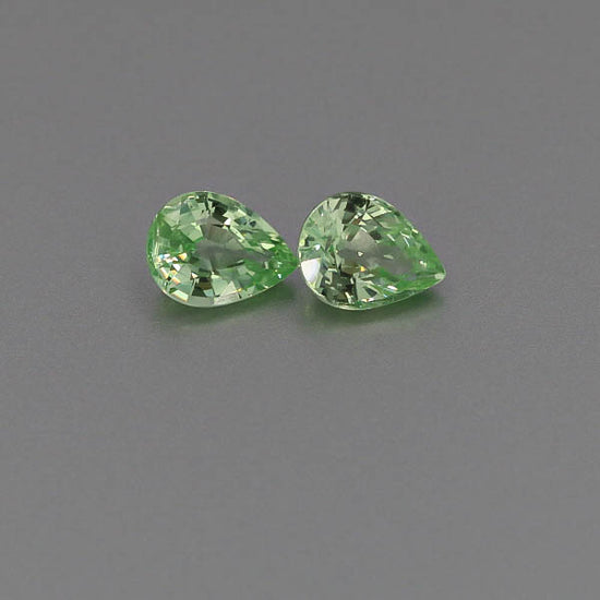 Load image into Gallery viewer, Natural Grossular Garnet Pair 4.31 Total Carats
