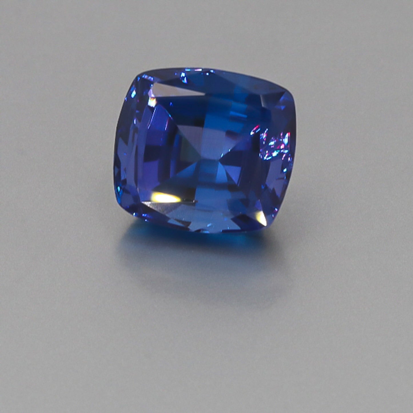 Natural Tanzanite 16.00 Carats
