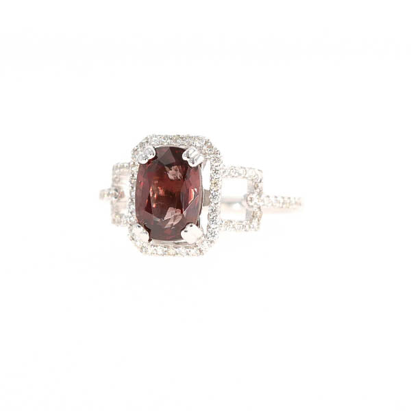 Natural Color-change Garnet 2.97 Carats and Diamond Ring