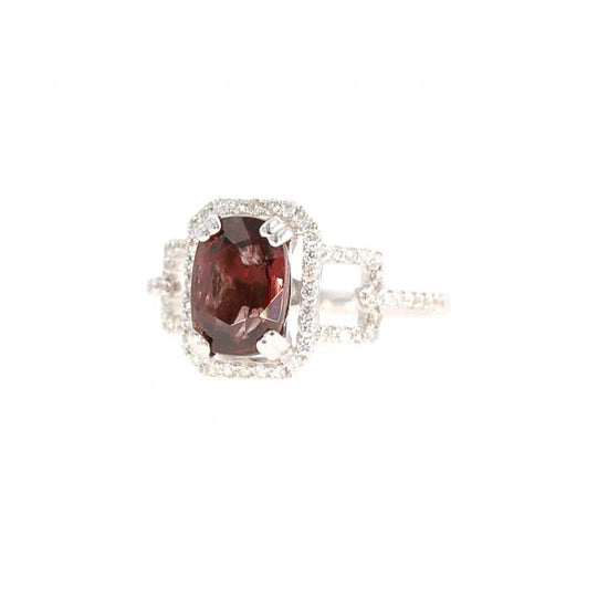Natural Color-change Garnet 2.97 Carats and Diamond Ring