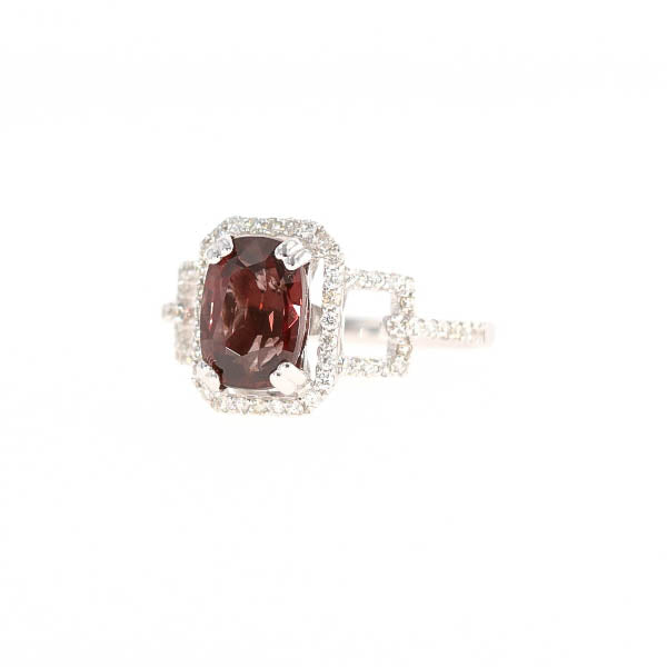Natural Color-change Garnet 2.97 Carats and Diamond Ring