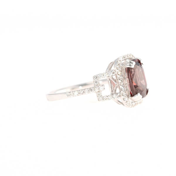 Natural Color-change Garnet 2.97 Carats and Diamond Ring