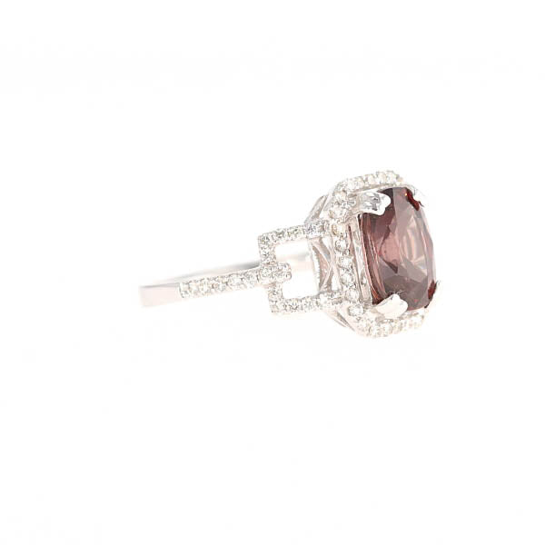 Natural Color-change Garnet 2.97 Carats and Diamond Ring