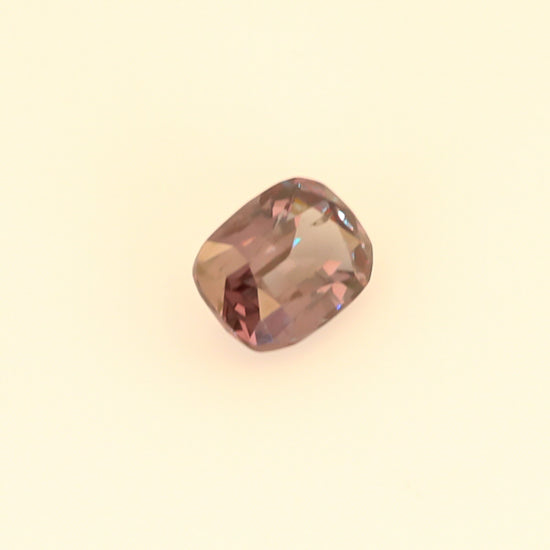 Load image into Gallery viewer, Natural Pyrope-Spessartine Garnet (Color Change)2.58 Carats With GIA Report
