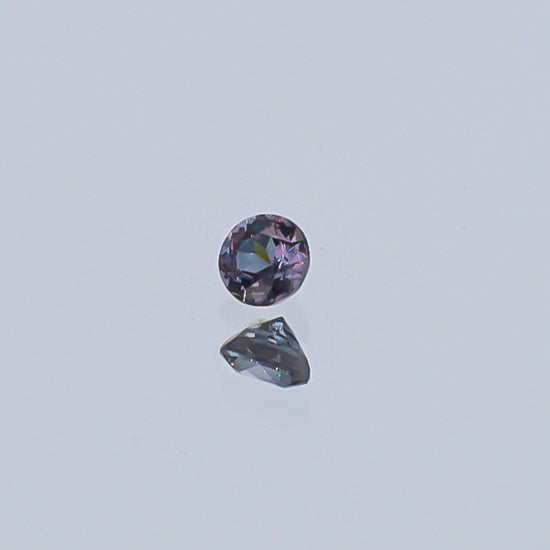 Load image into Gallery viewer, Natural Color Change Garnet 0.76 Carats
