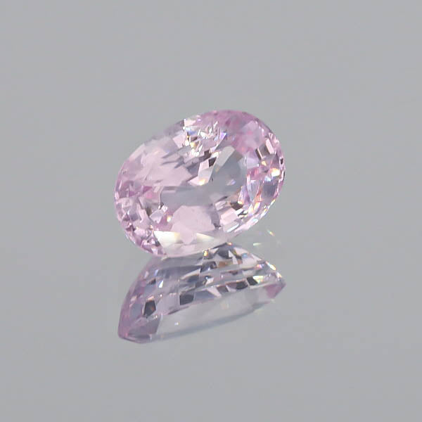Natural Unheated Ceylon Pink Sapphire Oval Shape 5.58ct With GUBELIN Report