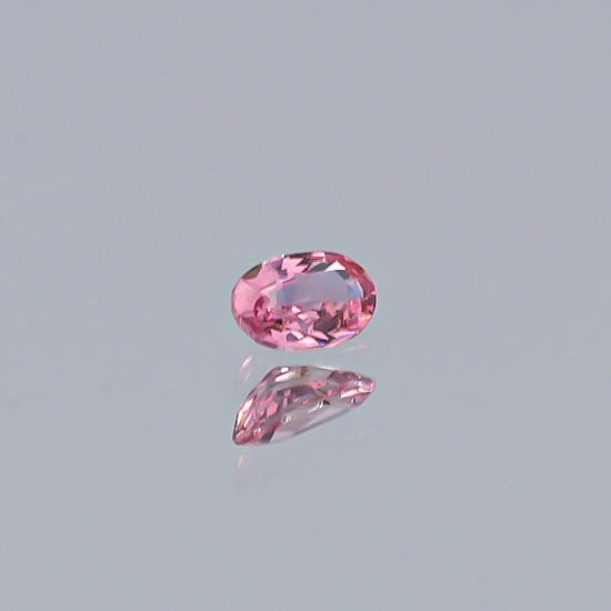 Load image into Gallery viewer, Natural Unheated Padpradsacha Sapphire 1.11 Carats With AIGS Report
