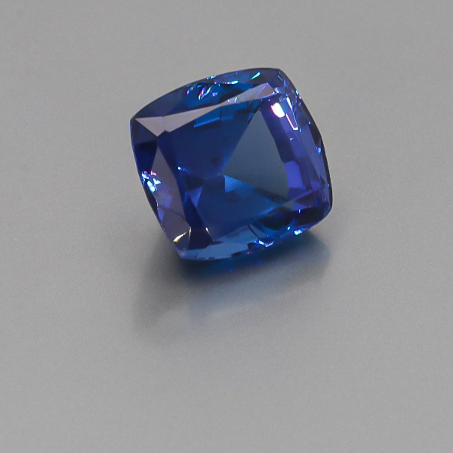 Natural Tanzanite 16.00 Carats