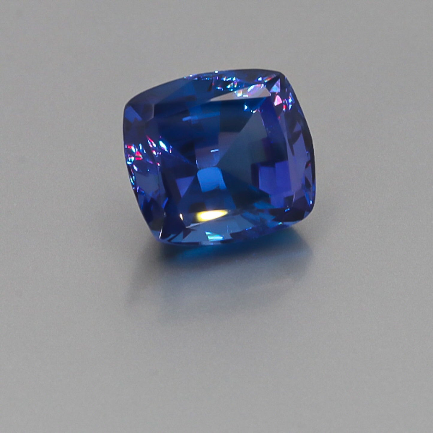 Natural Tanzanite 16.00 Carats