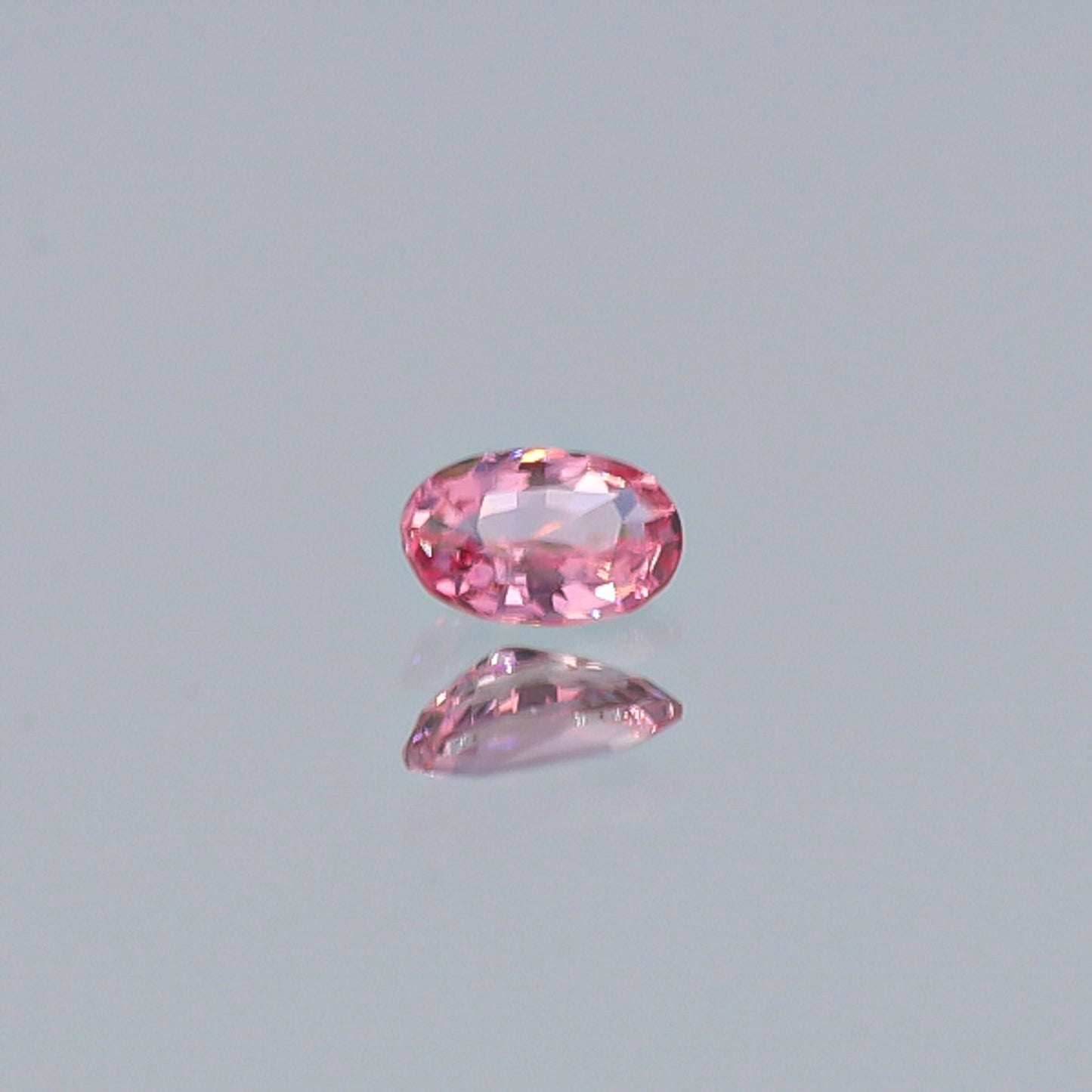 Load image into Gallery viewer, Natural Unheated Padpradsacha Sapphire 1.11 Carats With AIGS Report
