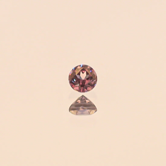 Load image into Gallery viewer, Natural Color Change Garnet 0.76 Carats
