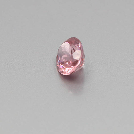Load image into Gallery viewer, Natural Peach Garnet 3.56 Carats
