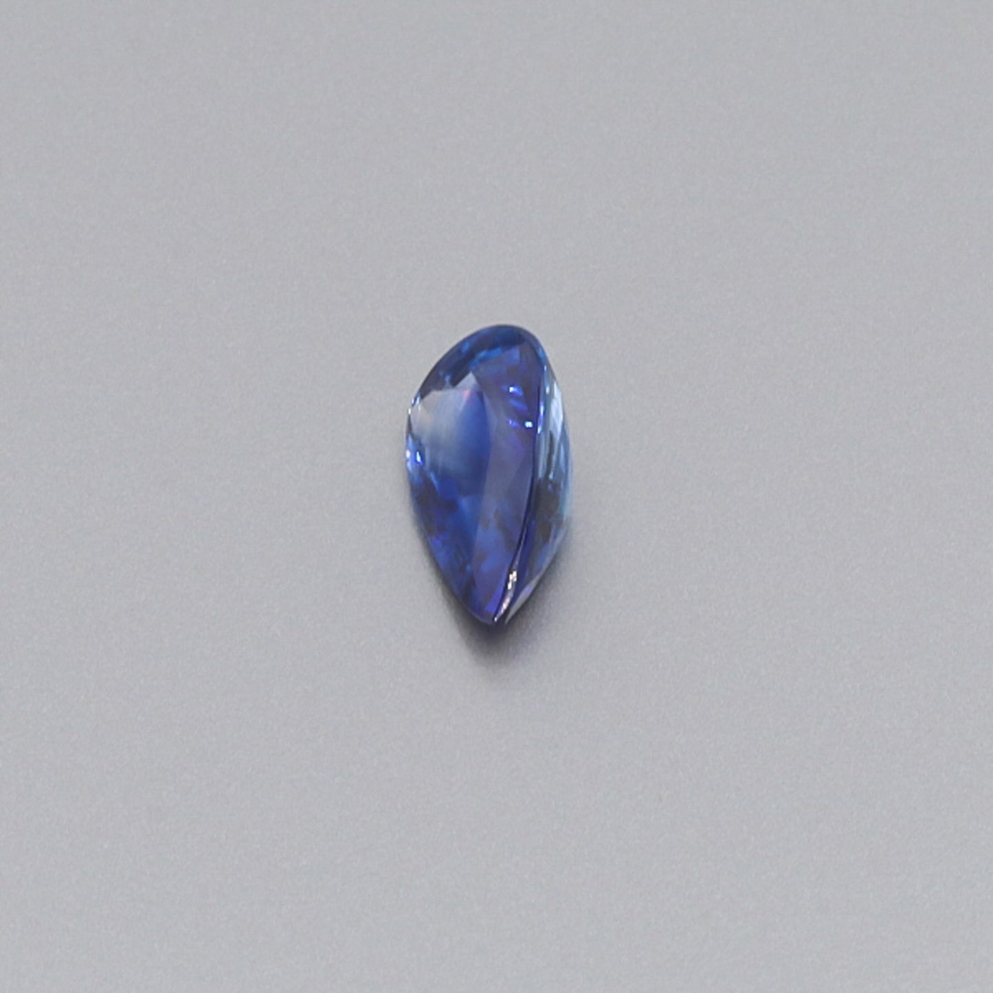 Load image into Gallery viewer, Natural Blue Sapphire 2.10 Carats
