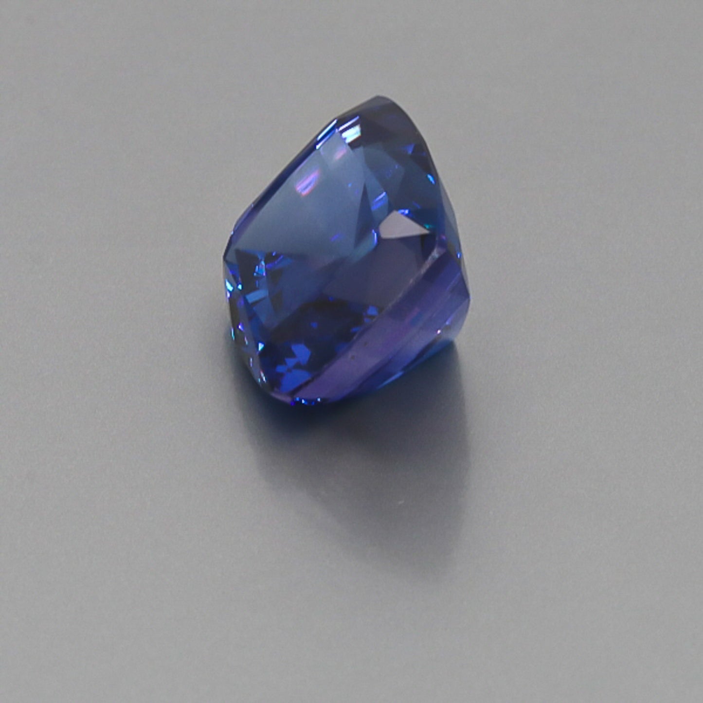 Natural Tanzanite 16.00 Carats