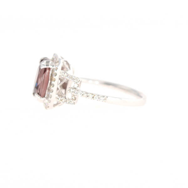 Natural Color-change Garnet 2.97 Carats and Diamond Ring