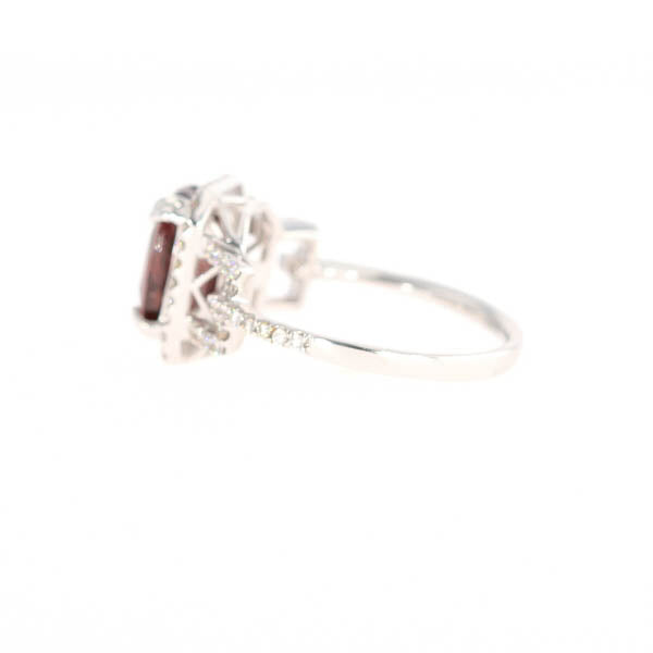 Natural Color-change Garnet 2.97 Carats and Diamond Ring