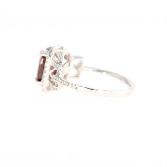 Natural Color-change Garnet 2.97 Carats and Diamond Ring