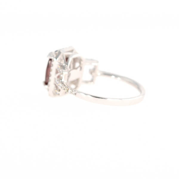 Natural Color-change Garnet 2.97 Carats and Diamond Ring