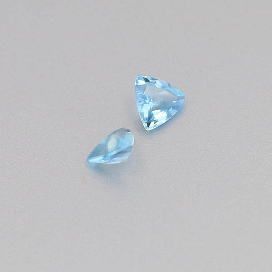 Load image into Gallery viewer, Natural Aquamarine Pair 0.92 Total Carats Weight
