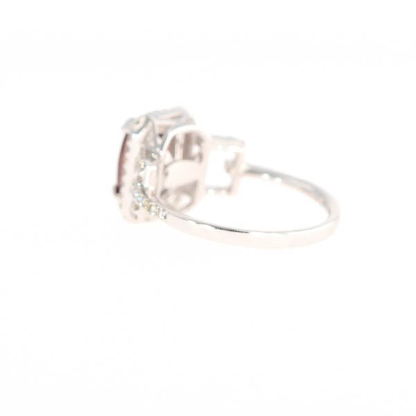 Natural Color-change Garnet 2.97 Carats and Diamond Ring