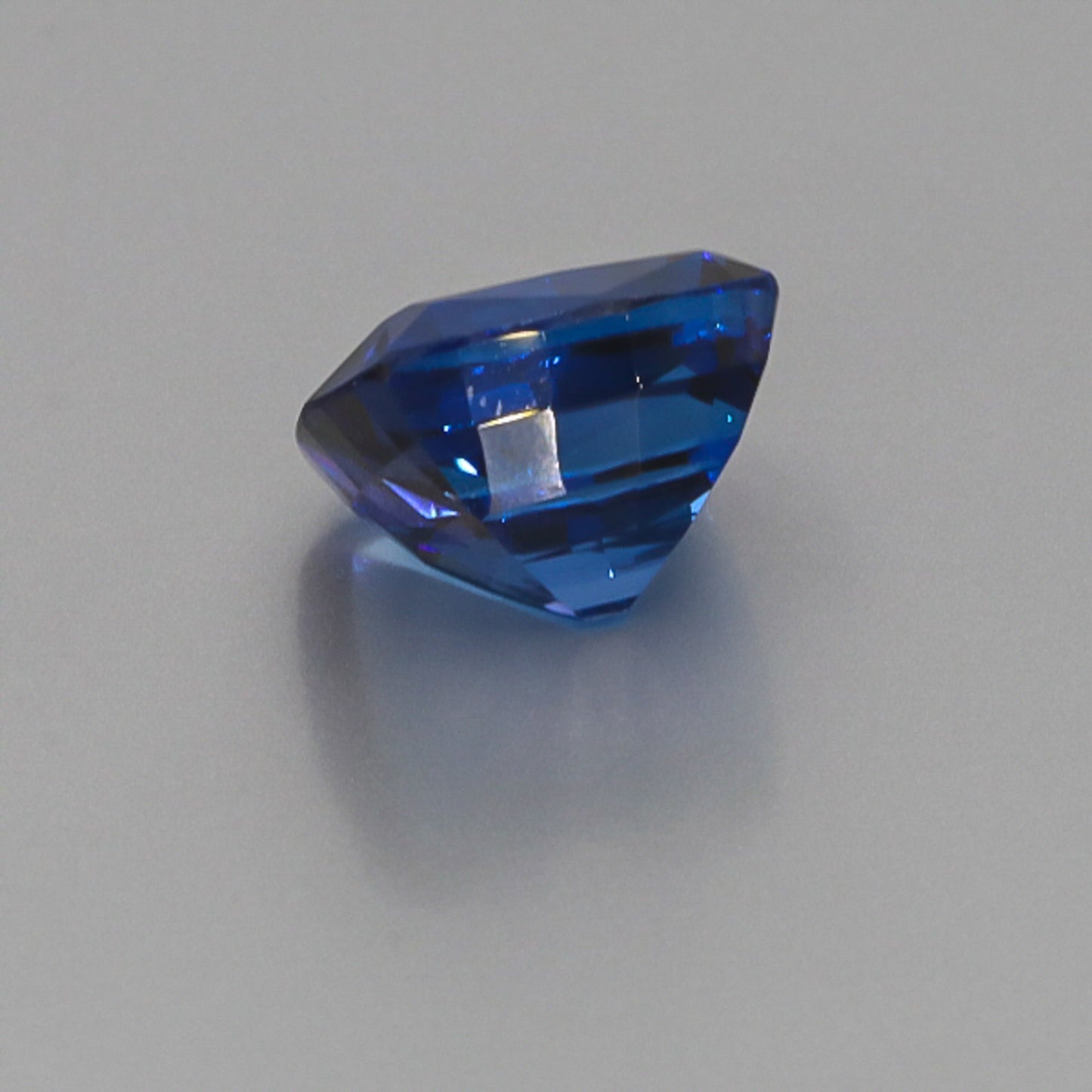 Natural Tanzanite 16.00 Carats