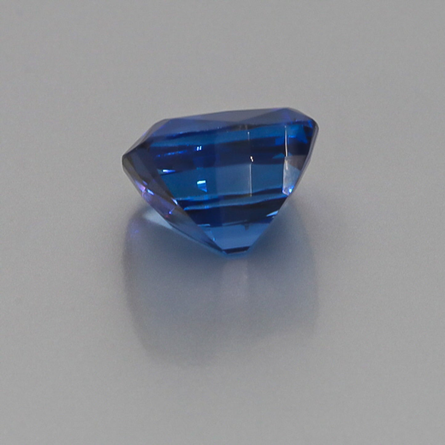 Natural Tanzanite 16.00 Carats