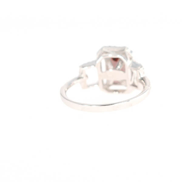 Natural Color-change Garnet 2.97 Carats and Diamond Ring