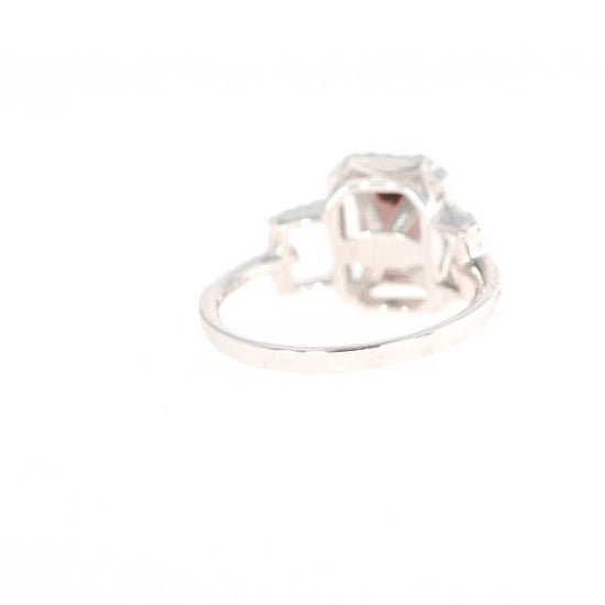 Natural Color-change Garnet 2.97 Carats and Diamond Ring