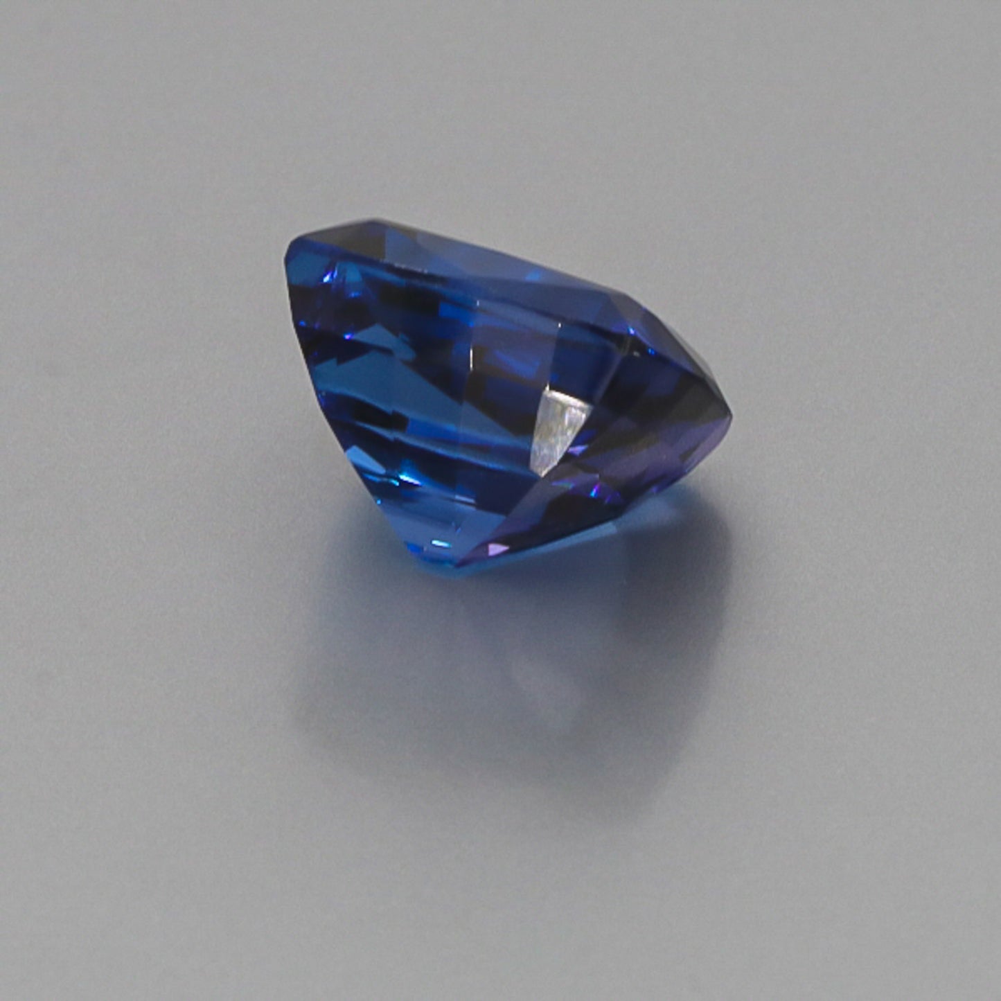 Natural Tanzanite 16.00 Carats