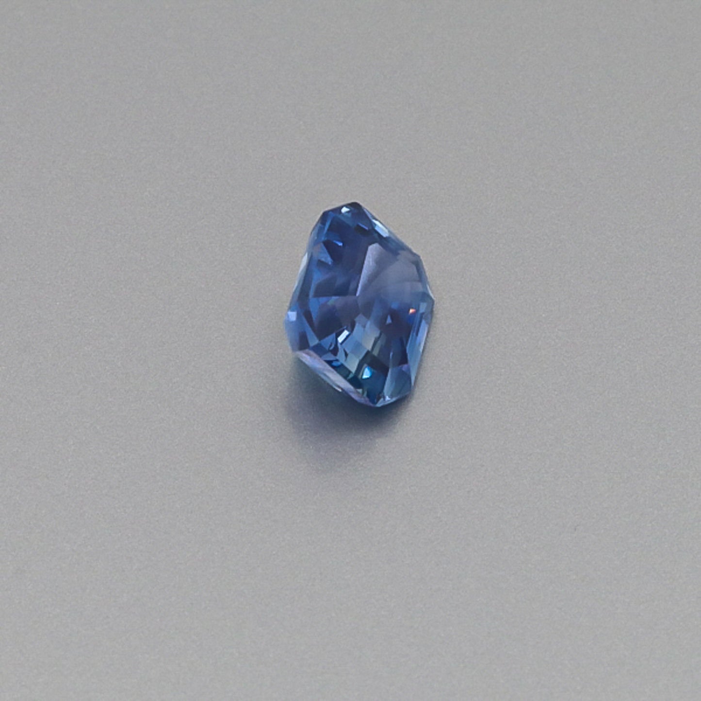 Load image into Gallery viewer, Natural Unheated Blue Sapphire Octagonal Shape 3.58ct With GIA Report
