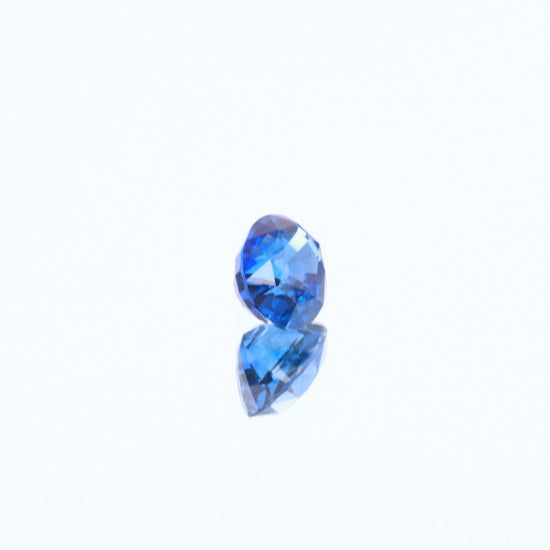 Load image into Gallery viewer, Natural Heated Blue Sapphire Oval Shape 3.45ct With GIA Report

